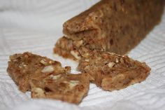 some kind of food that is on top of a towel