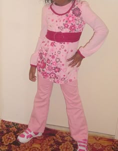 2000s Clothes Aesthetic, Y2k Outfits For Kids, 2000s Outfits Kids, Kids 2000s Clothes, 90s Kid Clothes, 2000s Kid Outfits, 2000s Kid Outfit, Preppy Outfits Kids, Nostalgia Core Outfits