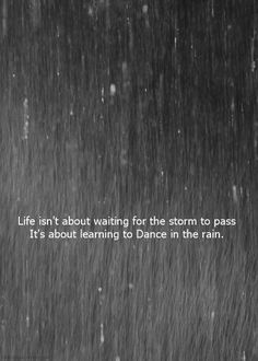 the words i find peace in the rain are written on tall grass, with small drops of water falling from them