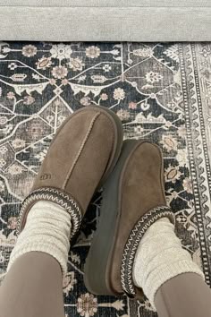 Hickory ugg tazz! The perfect color for fall & winter!! Uggs Tazz Hickory, Hickory Uggs Outfit, Ugg Tazz Mushroom, Fall Ugg Outfits, Ugg Tasman Hickory, What Socks To Wear With Ugg Tazz, Ugg Tazz Hickory, Tazz Chestnut, Ugg Tazz With Socks