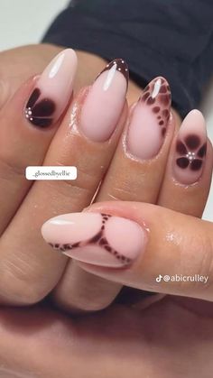 Nails Design Minimal, Snake Skin Blooming Gel, Brown Blooming Flower Nails, Designs With Blooming Gel, Fall Nails For Olive Skin Tone, Cute Simple Nails Design, Nails Ideas Blooming Gel, Simple Nails With Blooming Gel, Nail Inspiration Blooming Gel