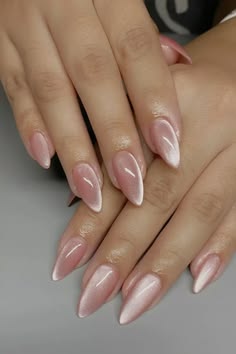 Light Pink Cat Eye Nails Unhas Claras, Cat Eye Nails, Classy Nails, Dope Nails, Pretty Acrylic Nails, Chic Nails, Гелевые Ногти, Short Acrylic Nails, Cute Acrylic Nails