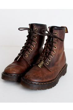 Dr Martin Boots, Look Grunge, Doc Martens Outfit, Dr Shoes, Grunge Look, Martin Boots, Browning, Leather Lace Up Boots, Doc Martens