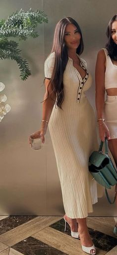 Stylish Conservative Outfits, Classy Woman Outfits Aesthetic, Stockholm Style Women Summer, Casual Everyday Dress, Feminine Women Outfits, Spring Outfits Elegant Classy, Fashion Elegant Outfits, Classy Brunch Outfits, Spring Outfits Classy Casual
