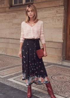 Floral Skirt Winter Outfit, Sezane Skirt, Sezane Skirts, Sezane Skirt Outfit, Autumn Outfit With Floral Skirt And Boots, Sezane Dress Winter, Sezane Leandra Skirt, Sezane Nehir Skirt, Sezane Midi Skirt