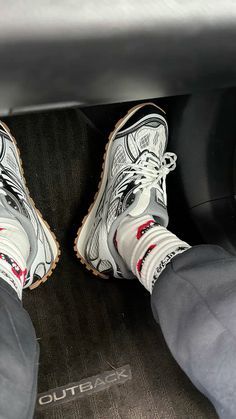 Von Dutch Hat, Details Aesthetic, Pretty Sneakers, Basketball Wallpaper, Von Dutch, Sneakers