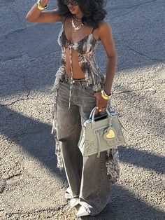 Souled Out Festival Outfits, Promiseland Outfits 2024, Smino Concert Outfits, Lauryn Hill Concert Outfit Ideas, Lauryn Hill Concert Outfit, Promiseland Outfits, Rema Concert Outfit, Earthy Concert Outfit, Jhene Concert Outfit