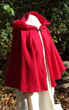 Short Fleece Cloak - Red Full Circle Cloak Cape with hood Short Red Cloak, Red Capes, Waist Length Cloak, Short Cloak, Short Red Cape, Red Cloak Aesthetic, Red Cloak Png, Red Cloak Costume, Red Christmas Cape