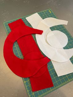 Sewing a Regency Poke Bonnet – Red Shoes. Red Wine. Regency Bonnet Sewing Pattern, Poke Bonnet Pattern, How To Make A Poke Bonnet, Regency Bonnet Pattern, How To Make A Regency Bonnet, Regency Poke Bonnet Pattern, Regency Hat, Diy Regency Bonnet, Regency Bonnet