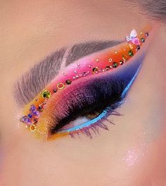 Eye makeup/eye shadow looks/orange/blue