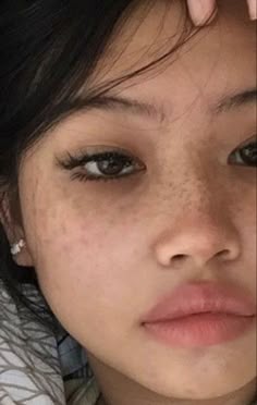 Soft Makeup Freckles, Makeup For People With Freckles Natural, Freckle Natural Makeup, Makeup Natural Freckles, Grunge Makeup Without Lashes, Grunge Makeup No Lashes, Freckles Natural Makeup, Nose Freckles Natural, Freckles Subliminal