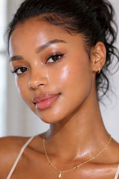 Healthy, glowing skin doesn’t have to be complicated ✨ Many women are focusing on simple daily habits that support skin glow, hydration, and a smooth complexion. This glow routine is becoming popular for anyone looking to improve skin appearance naturally. 👉 Tap to discover the routine.    #GlowSkin #HealthySkin #NaturalGlow #SkinRoutine #BeautyFromWithin #ClearSkinTips Clear Skin Picture, Clear Skin Goals, Aesthetic Clear Skin, Clear Skin Makeup, Glow Skin Routine, Clear Skin Aesthetic, Nice Skin, Clean Girl Skincare, Brown Girl Glow Up