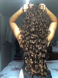 Curly Hair Care Routine, Curly Hair Photos, Beautiful Curly Hair, Curly Hair Inspiration, Hairdos For Curly Hair, Curly Hair Routine, Hair Photo, Curly Hair Care, Curly Hair Tips