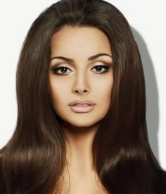 . Airbrushed Makeup Look, Airbrush Look, Air Brush Look, Makeup For Dark Brown Eyes, Airbrush Makeup Eyes, Adriana Lima Eye Makeup, Adriana Lima Eyebrows, Airbrush Look Makeup Hack, Adriana Lima Brown Eyes