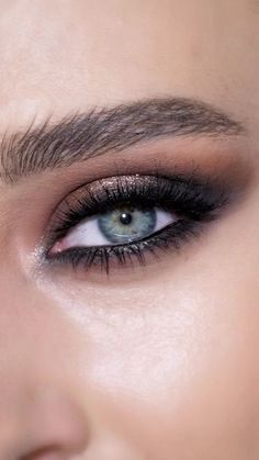 Coachella Makeup, Ojos Ahumados, Smoky Eyes, Eyeshadow For Blue Eyes, Maquillaje De Noche, Smokey Eye For Brown Eyes, Eye Makeup Techniques, Neutral Eyes, Asian Eye Makeup