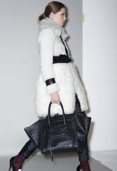 Phoebe Philo at Céline: The Most Iconic Looks [PHOTOS] – WWD Celine Sherpa Bag, Celine Shearling Bag, Celine Boston Bag Outfit, Celine Big Bag Outfit, Celine Phantom Bag Outfit, Chloe Phoebe Philo Bag, Celine Phantom Bag Celebrity, Celine Vintage Fur Bag, Celine Bag 2014