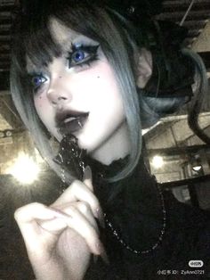 Gothic Anime Makeup, Emo Douyin Makeup, Goth Douyin Makeup, Douyin Alt Makeup, Asian Goth Makeup, Gothic Douyin Makeup, Rocker Makeup, Chinese Goth Makeup, Chinese Goth