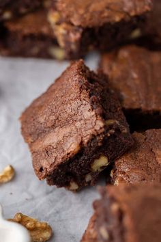 chocolate brownies with walnuts and cream on top
