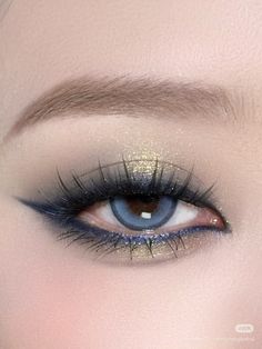 Prom Makeup Navy Blue, Gold Blue Eye Makeup, Gold And Blue Makeup Looks, Blue Elegant Makeup, Navy Blue Prom Makeup, Simple Blue And Gold Eye Makeup, Blue And Gold Makeup Looks, Blue Gold Eye Makeup, Blue And Gold Eye Makeup