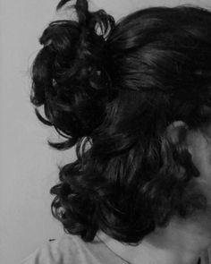 Dark Curly Hair, Black Curls, Boys With Curly Hair, Black Curly Hair, Long Brown Hair, Long Black Hair, Curly Hair Men, Half Up Hair, Long Hair Styles Men