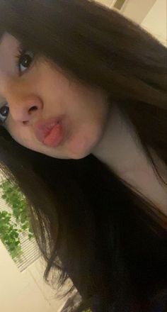 Snap Photo, 18 Yo Girls, A Girl With Brown Hair, Dark Brown Hair Girl, Girls With Brown Hair, Snap Pics, Brunette Hair Girl, Brown Haired Girl, Girl Brunette Hair