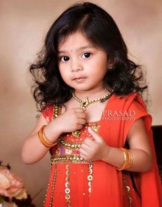 Baby Necklace Gold Indian, Indian Kids Earrings, Baby Indian Jewelry, Bindi Designs For Baby Girl, Traditional Indian Baby Fashion, South Indian Baby Girl Dress, Krishna Ji Childhood Pics, Radha Krishna Childhood Images, Radha Krishna Childhood Pics