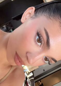 Makeup Kylie Jenner Soft Glam Makeup, Lash Extensions Styles Kylie Jenner, Kylie Jenner Brows, Kyle Jenner Lash Extensions, Kylie Lash Extensions, Kylie Lashes, Kylie Brows, Makeup Inspo Kylie Jenner, Lash Extensions Kylie Jenner