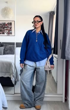 Fall Layering Outfits Street Style, Streetwear Business Casual Women, Hijabi Fashion Modest, Collared Shirt For Streetwear In Winter, Winter Baggy Outfits Women, Blue Shirt For Streetwear In Fall, Layered Streetwear Women, Modest Outfits Streetwear, Collared Shirt Under Sweater Streetwear