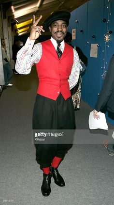 Andre 3000 Outfits, Andre 3000 Fashion, Andre 3000 Early 2000s, Andre 3000 Fashion Style, Andre 3000 Bucket Hat, Andre 3000 Hats, Outkast Andre 3000 Hey Ya, Preppy Handbook, Andre 3000