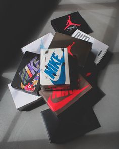 Some upcoming projects. Stay tuned! #cartboard #sneaker #art #sneakerart #nike #modernart #mixedmedia #shoebox #lacesandtraces #jordan #airmax #concepts #travisscott #concord #jumpman #jordan4 #jordan1 #jordan11 Jordan Boxes, Nike Shoe Box Wallpaper, Jordan Box Ideas, Nike Box Wallpaper, Nike Shoe Box Design, Sneakerbox Wallpaper, Jordan Shoe Box, Nike Shoe Box Art, Sneaker Box Wallpaper