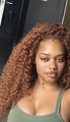 Ginger Brown Color Hair, Black Ginger Hair Natural, Warm Copper Curly Hair, Aurburn Brown, Color Hair On Brown Skin Women, Brown Orange Hair Black Women, Color 30 Hairstyles, Soft Auburn, Light Orange Brown Hair