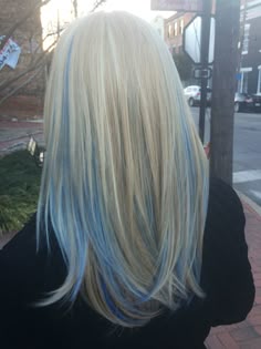 Blonde With Light Blue Highlights, Blue Highlights On Blonde Hair, Platinum Blonde With Blue Highlights, Platinum Hair With Blue Highlights, Blonde With Blue Highlights, Blonde Hair With Blue Streaks, Blonde And Aqua Hair, Blue Streaks In Blonde Hair, Light Blue Streaks In Blonde Hair