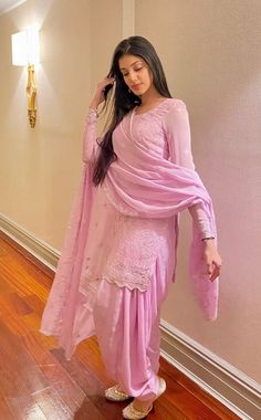 Pink Salwar Suits, Punjabi Outfits Salwar Suits, Desi Salwar Kameez Simple, Punjabi Outfits Simple, Punjabi Outfits Salwar Suits Simple, Patiala Suit Aesthetic, Patiyala Suits Designer Patiala Salwar, Pink Punjabi Suit, Light Pink Punjabi Suit