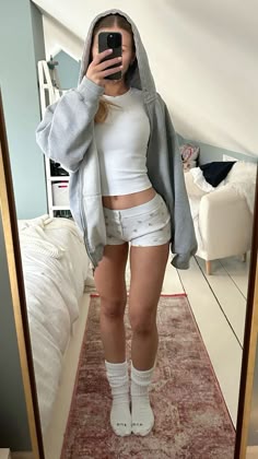 Comfy Outfits Lazy, Brandy Melville Outfits, Pajamas Aesthetic, Adrette Outfits, Outfits Lazy, Lounge Outfit, Lazy Outfits, Cute Lazy Day Outfits, Cute Everyday Outfits