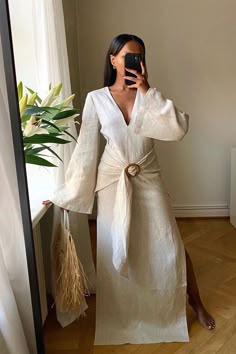 Elegant Long Sleeve Linen Dress For Brunch, Luxury Chic Linen Dress For Brunch, Chic Maxi Linen Dress For Brunch, Fall 2024 Trends Fashion, Elegant Winter Loungewear Midi Dress, Chic Spring Maxi Dress With Belted Cuffs, Luxury Chic Beige Linen Dress, Chic Long Sleeve Beige Linen Dress, Chic Neutral Linen Maxi Dress