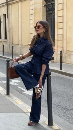 Casual Styling, Cool Smart Casual Women, Going Out Outfit Women, Chic Outfits Office, Chic And Cool Outfits, Casual Outfits 2026 Women, Woman Smart Casual, Smart Casual Woman Outfit, Elegant Smart Casual Women