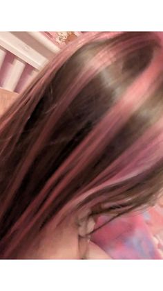 Hai Tattoo, Brown And Pink Hair, Pink Hair Highlights, Pink Hair Streaks, Skunk Hair, Capelli Rosa, Light Pink Hair, Pink Hair Dye, Hair Color Streaks