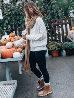 Sorel Boots Outfit Fall, Sorel Boot Outfit Ideas, Sorel Boot Outfits, Sorel Boot Outfit, Women’s Sorel Boots Outfit, Outfits With Sorel Boots, Winter Outfit With Sorel Boots, Sorel Outfits For Women, Sorel Boots Outfit