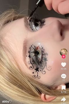 #repost #tiktok #eyelinerdesigns #makeup Eyeliner Makeup Ideas, Eyeliner Looks Creative, Creative Eyeliner Looks, Black Eyeliner Designs, Extra Makeup, Lace Eyeliner, Random Makeup Looks, Artistic Eyeliner, Makeup Looks Alt