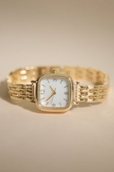 Trendy Gold Watches, Etsy Unique Gifts, Soft Autumn Gold Jewelry, Small Gift For Her, Womens Dainty Watch, Gold Women Watches, Jewelry Gifts For Women, Bridesmaid Box Gifts, Things To Get For College