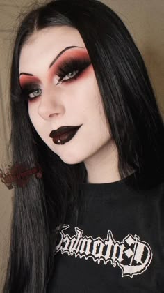 Demon Eyes Makeup, Gothic Devil Makeup, Goth Vamp Makeup, Full Face Goth Makeup, Demonic Makeup Female, Goth Demon Makeup, Goth Makeup Female, Gothic Elf Makeup, Big Goth Makeup