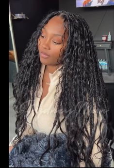 Jah Locs Hair, Boho Braids Locs, Boho Mermaid Faux Locs, Boho Braids Full Curls, Knotless Boho Locs, Vacation Locs, Faux Love Hairstyles, Curly Faux Locs Hairstyles, Rasta Faux Locs