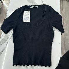 Brand New With Tags Casual Knit Tops Fitted, Casual Fitted Knit Sweater, Fitted Knit Sweater For Spring, Trendy Stretch Knit Tops, Trendy Fitted Short Sleeve Top For Fall, Casual Fitted Short Sleeve Top For Fall, Trendy Winter Tops With Short Sleeves, Zara Fitted Casual Tops, Trendy Stretch Short Sleeve Top For Fall