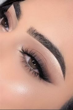 Simple Makeup Looks Quince, Makeup Ideas For A Black Dress, Natural Prom Makeup For Brown Eyes Black Dress, Matte Prom Makeup, Simple Makeup Looks For Quinceanera, Quince Simple Makeup, Light Black Smokey Eye Makeup, Wedding Makeup Brown Liner, Simple Black Smokey Eye Natural