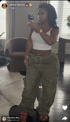 Jayda Cheaves Casual Outfits, Jayda Wayda Outfit Casual, Green Cargos Outfit Black Women, Green Cargo Pants Outfit Black Women, Jayda Wayda Street Wear, Jadya Wayda Outfit, Green Cargo Outfit Black Women, Jayda Cheaves Outfit, Camouflage Full-length Parachute Pants With Pockets