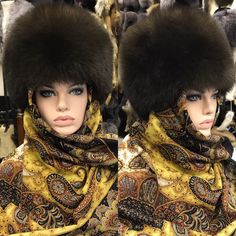 Great style for winter! Wool Russian shawl and a fox hat. Two separated accessory, both together looks gorgeous. #furfashion #furstyle… Fox Hat, Fur Shawl, Fur Hat, Wool Shawl, Collared Coat, Photoshoot Inspiration, Fur Fashion, Shawl, Fox