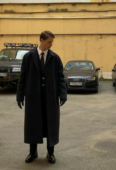 Old Money Overcoat, Christmas Date Outfit Men, Trench Coat Suit Men, Suit And Trench Coat Men, Winter Dark Academia Outfits Men, Men In Long Coats Aesthetic, Black Trench Coat Suit Men, Long Coat Men Aesthetic, Old Money Coats Men