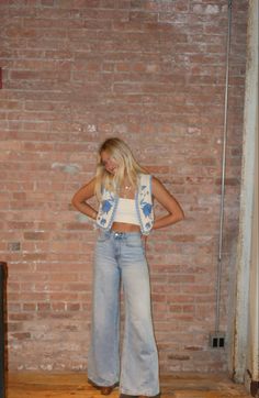 #outfitoftheday Cute Outfit Photoshoot, Casual Day Outfit Women, Limiters Concert Outfit, Avery Anna Concert Outfit Ideas, Mt Joy Concert Outfit Ideas, Indie Country Concert Outfit, Unique Thrifted Outfits, Country Outfit Jeans, Concert Outfits Spring