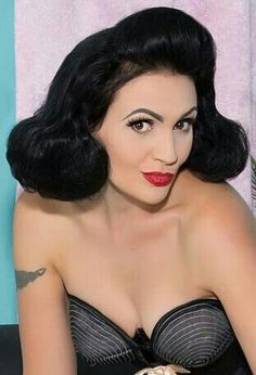 Modern Retro Fashion, 50s Glam Hairstyles, Pin Up Waves, 50s Glam Hair, Burlesque Hairstyles, Dark 50s Makeup, Pinup Hair, Burlesque Hairstyles Short, 50s Makeup And Hair Long Hairstyles