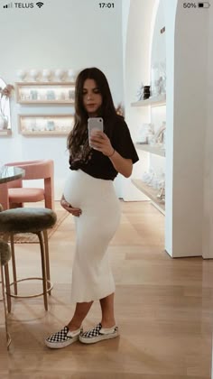 Trendy Bump Outfits, Maternity Outfits Spring Summer, Cute Pregnant Summer Outfits, Spring Maternity Outfits Casual, Maternity Outfit Inspo Summer, Pregnancy Business Casual, Pregnant Dress Outfits, Cute Gender Reveal Outfits, Spring Summer Maternity Outfits
